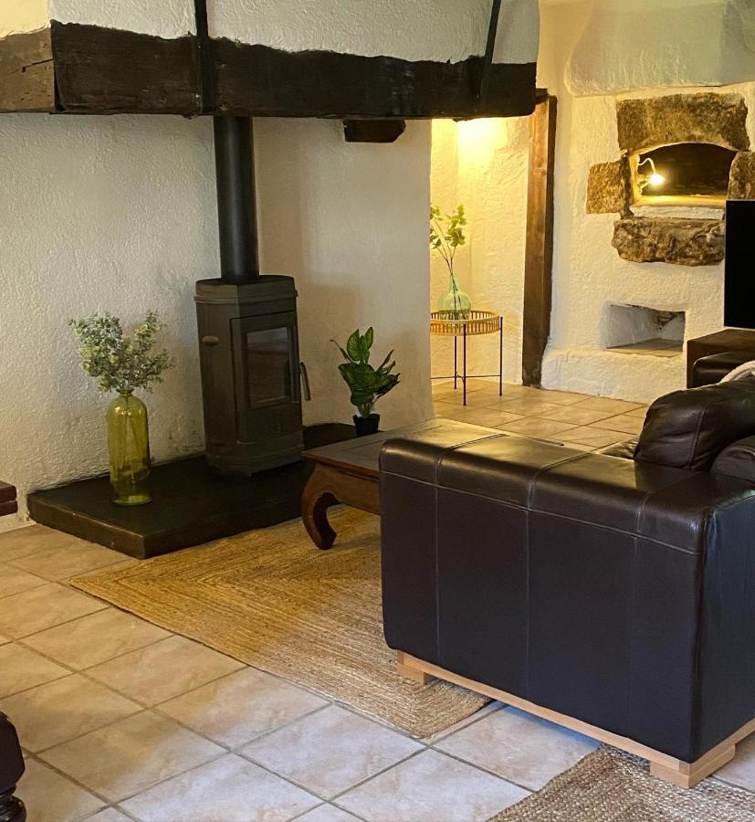Spacious 1 Bed Home With Shared Pool Champagnac-la-Rivière Eksteriør billede